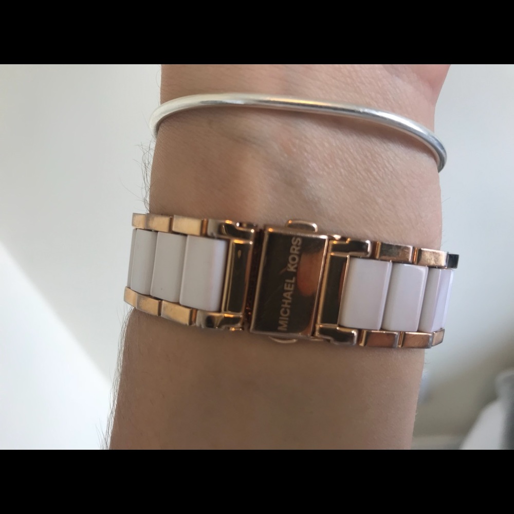 Michael Kors Rose Gold ladies watch - Picture 3 of 3
